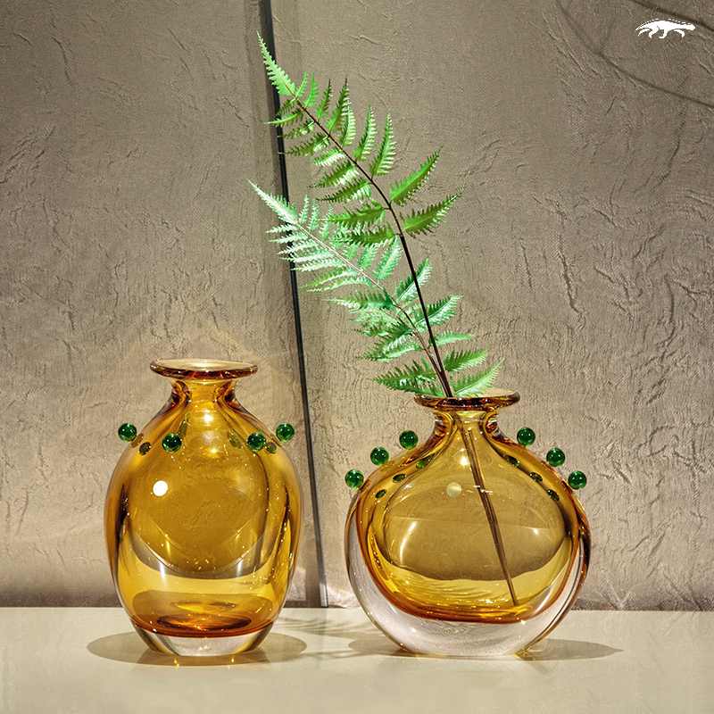 Cloud shoulder flower Apparatus