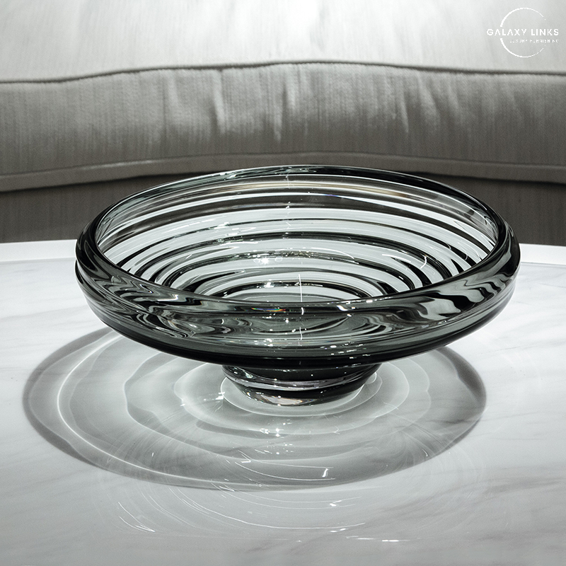 Spiral glass fruit bowl