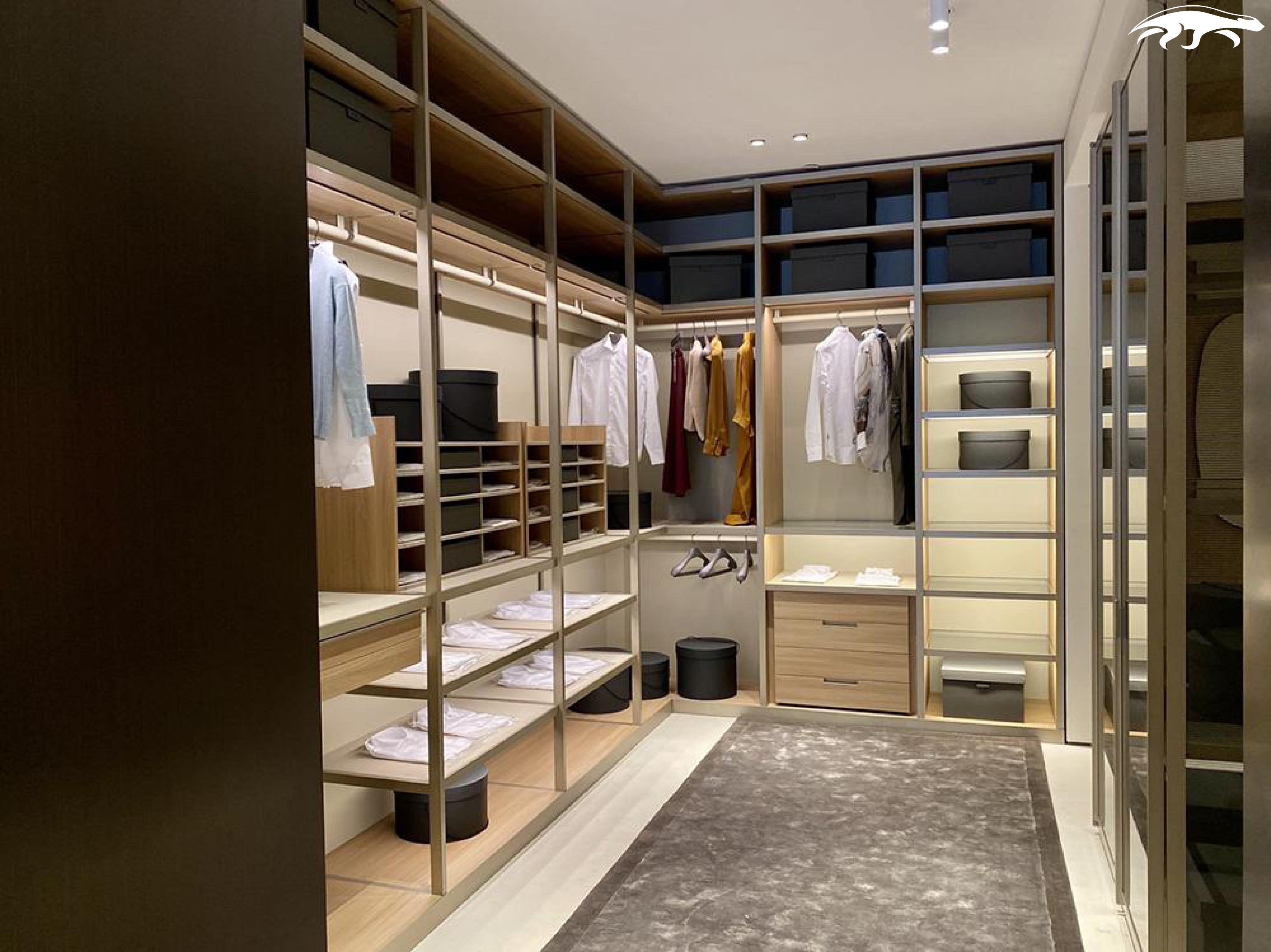 Walk In Closet141