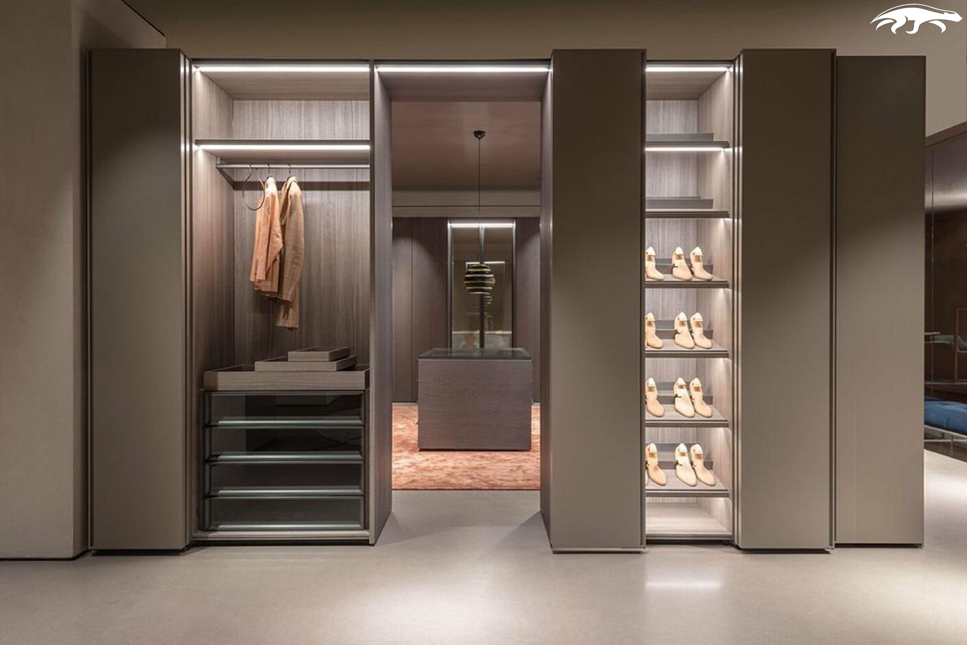 Walk In Closet238